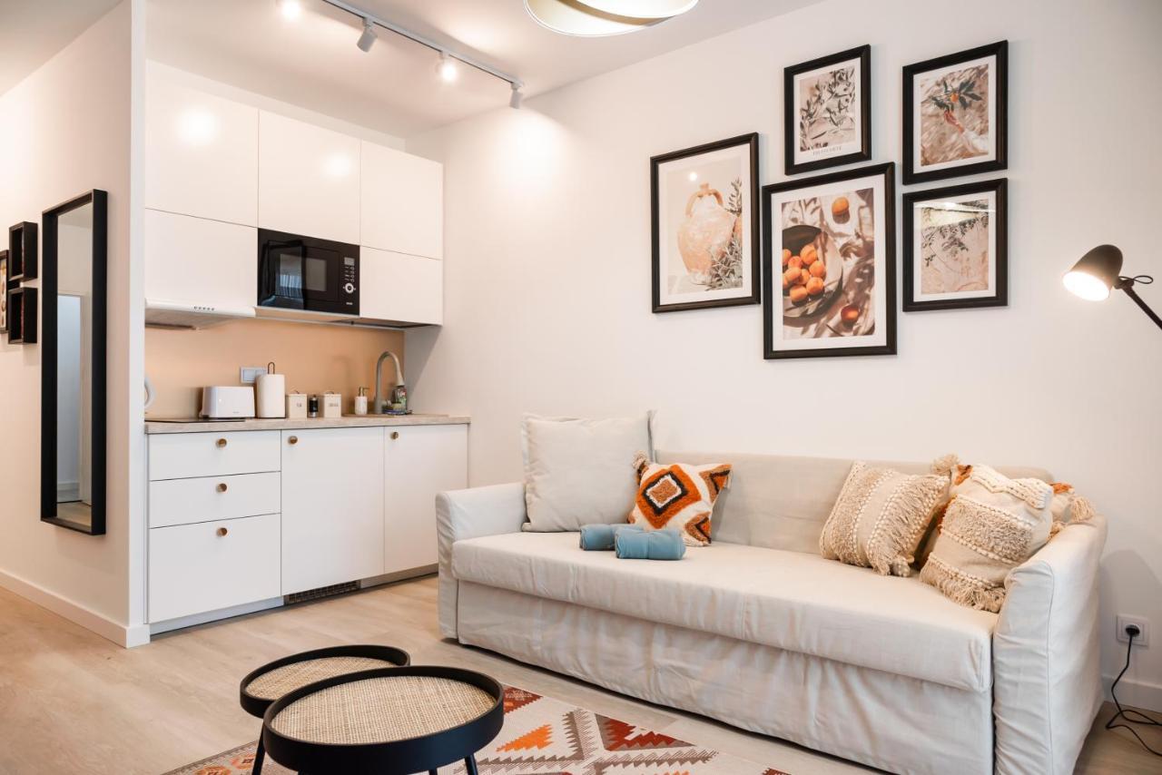 Wola Cosy White Apartment Warsaw Exterior photo