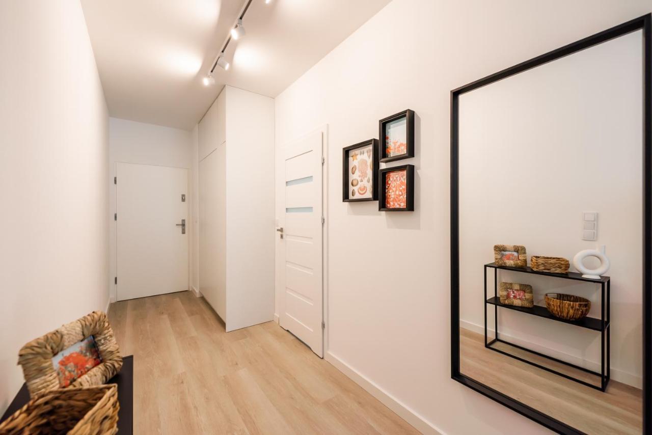 Wola Cosy White Apartment Warsaw Exterior photo