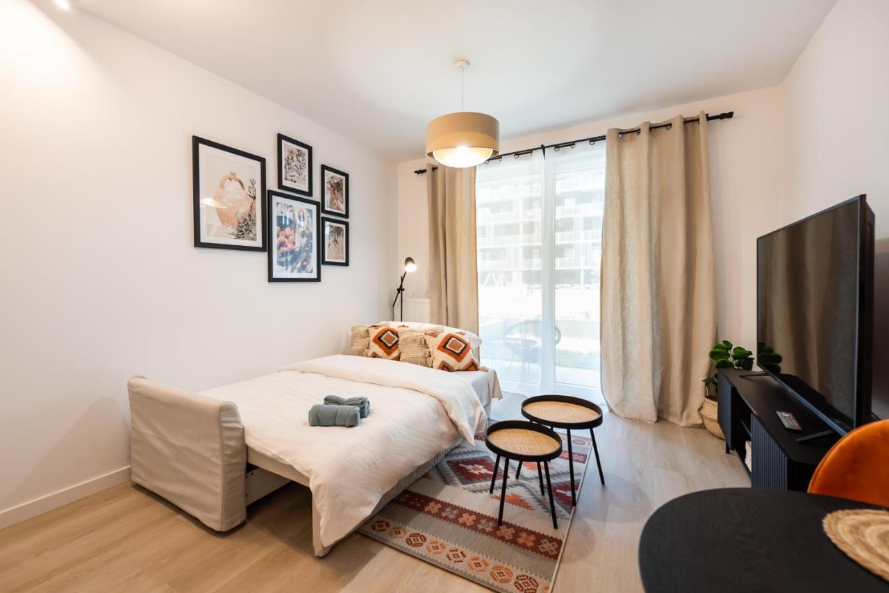 Wola Cosy White Apartment Warsaw Exterior photo