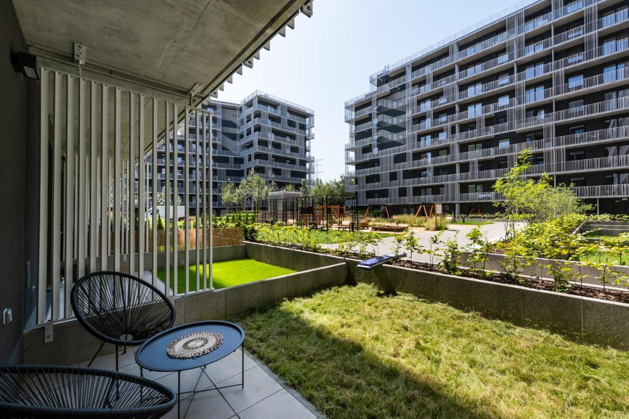 Wola Cosy White Apartment Warsaw Exterior photo